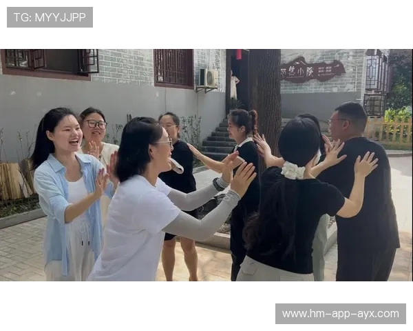 体操训练营实行“笑声疗法”，团队氛围获教练称赞